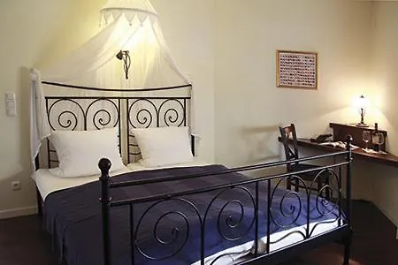 Schlosshof Anno 1743 Gasthuis 3*