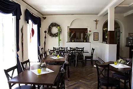 Konukevi Schlosshof Anno 1743 3*